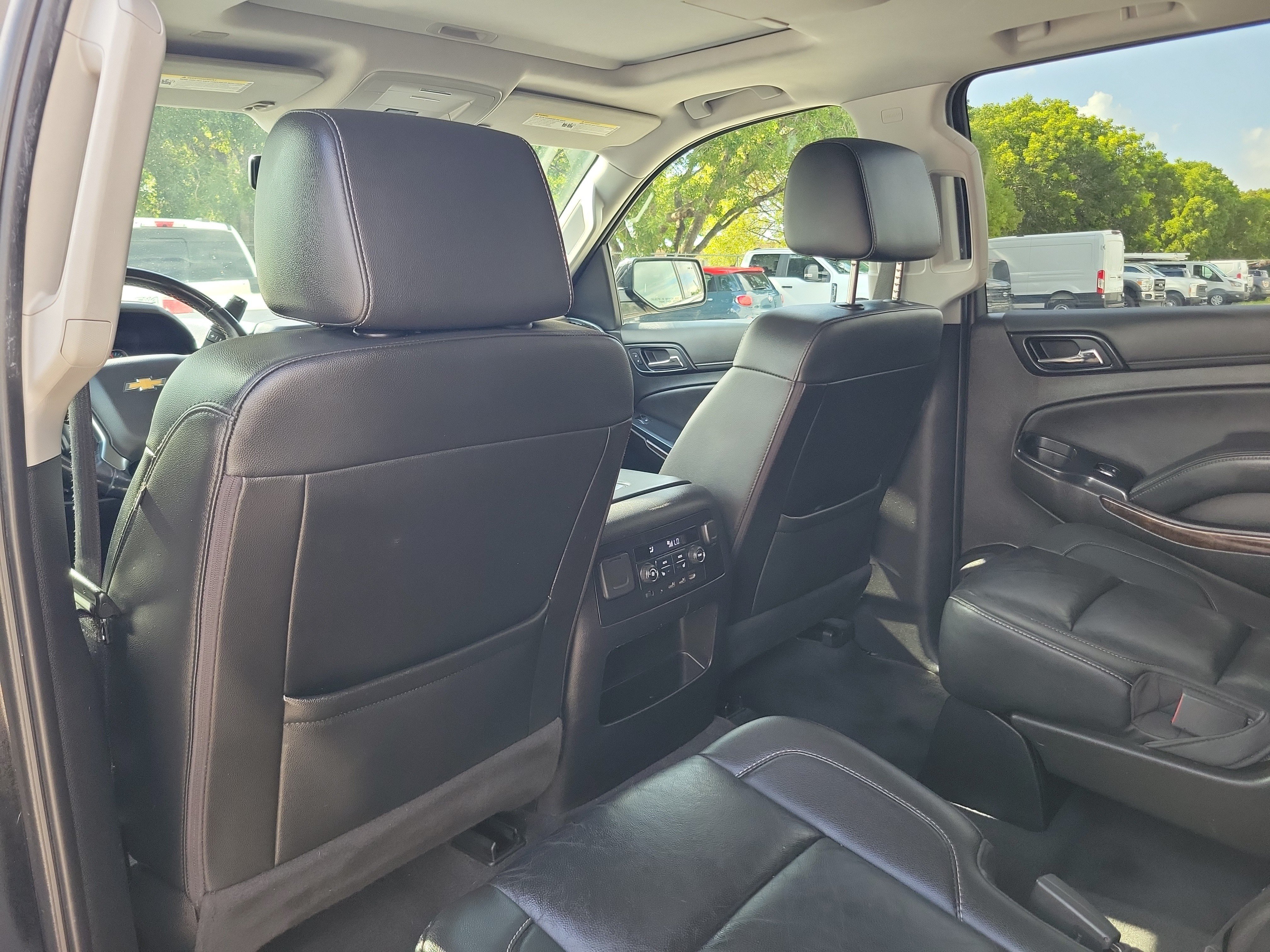 Used 2020 Chevrolet Suburban LT AWD/4WD image 17