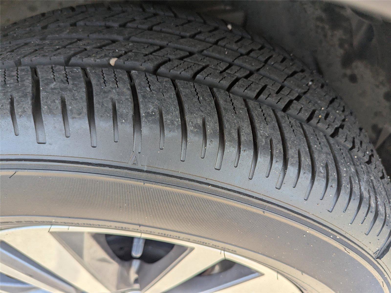 Used 2023 Nissan Pathfinder SL image 12