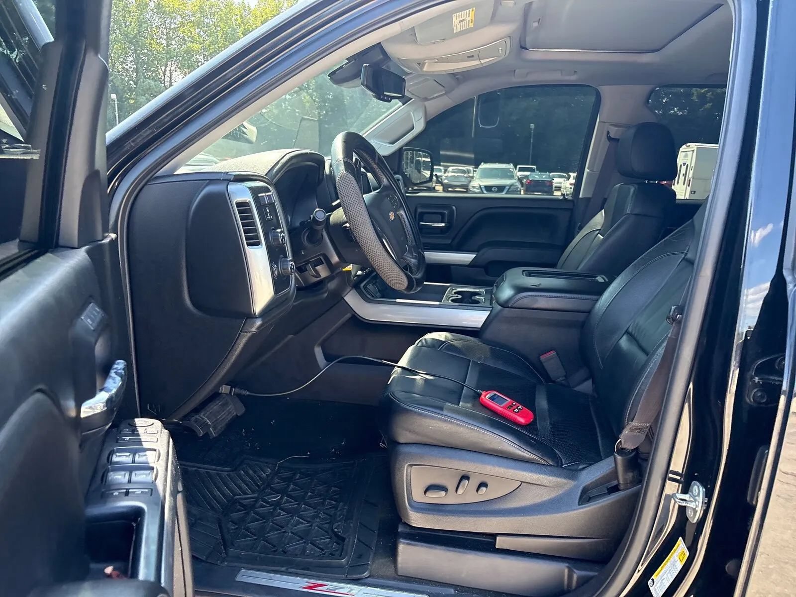 Used 2017 Chevrolet Silverado 1500 LTZ Z71 w/ LTZ Plus Package AWD/4WD image 3