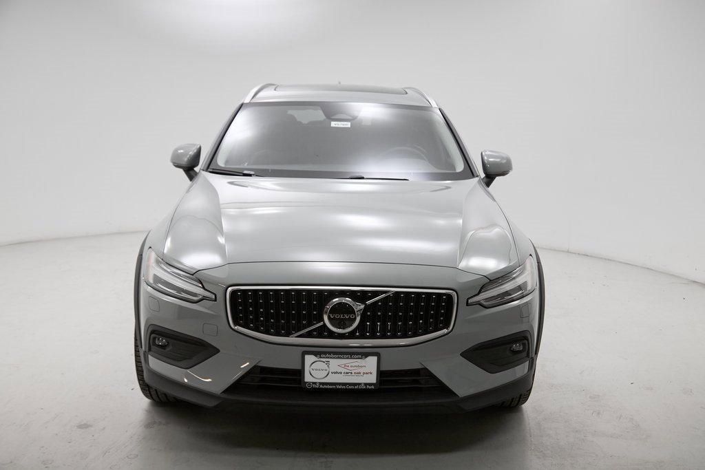 New 2026 Volvo V60 B5 Cross Country Ultra w/ Climate Package image 5