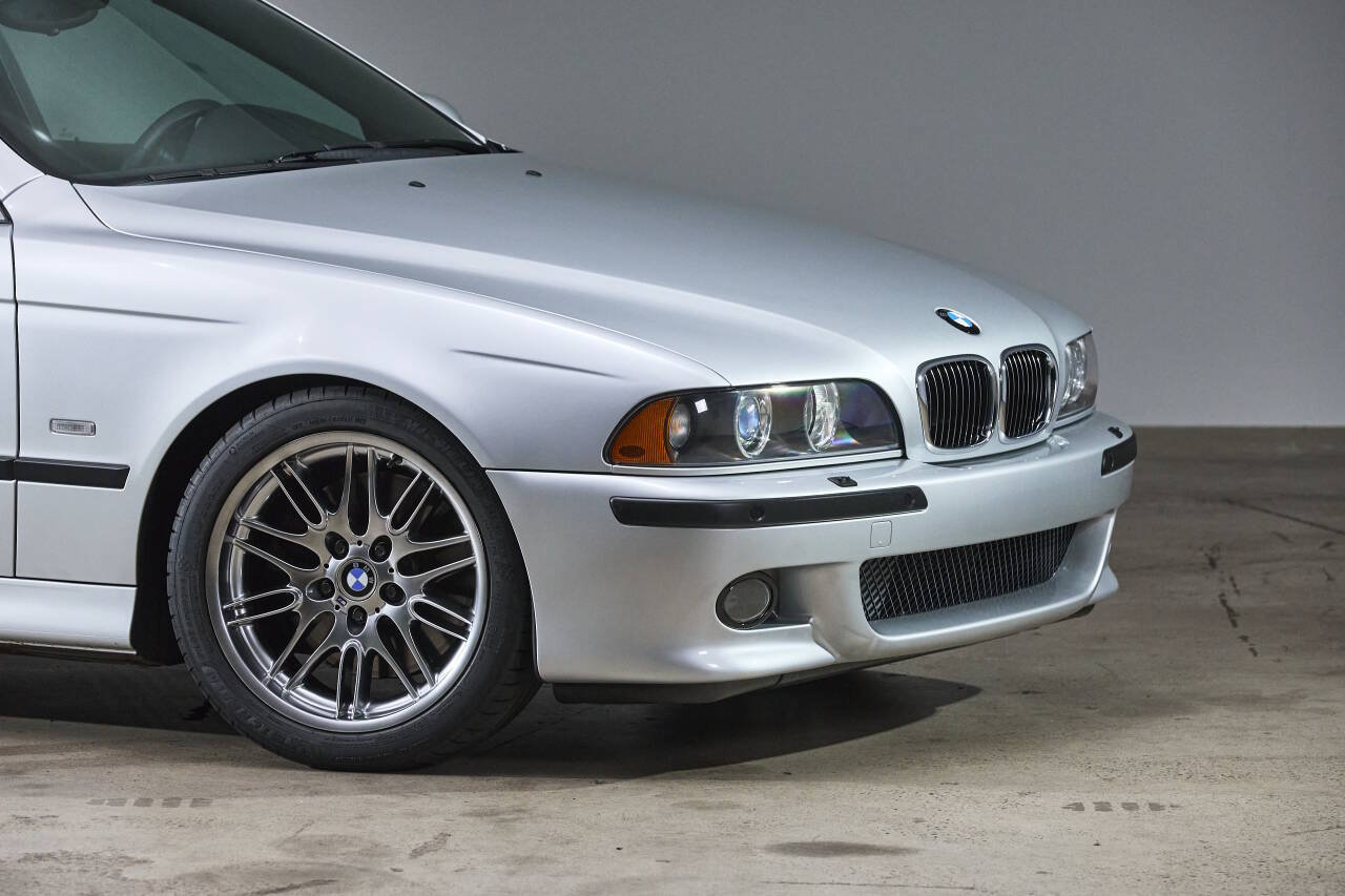 Used 2003 BMW M5 RWD image 9