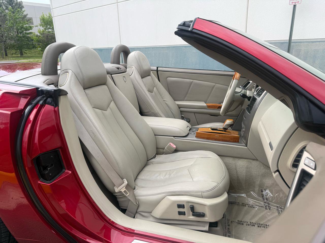 Used 2004 Cadillac XLR RWD image 30