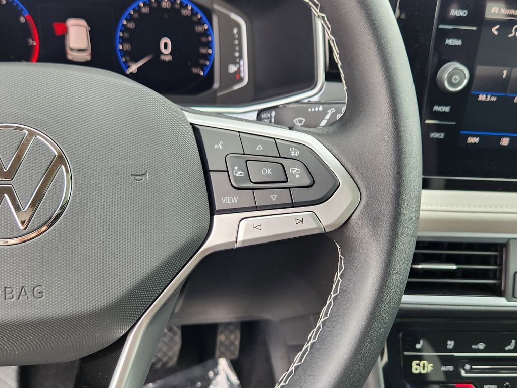 New 2025 Volkswagen Taos SEL image 9