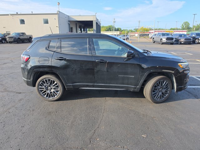 Used 2023 Jeep Compass High Altitude AWD/4WD image 2