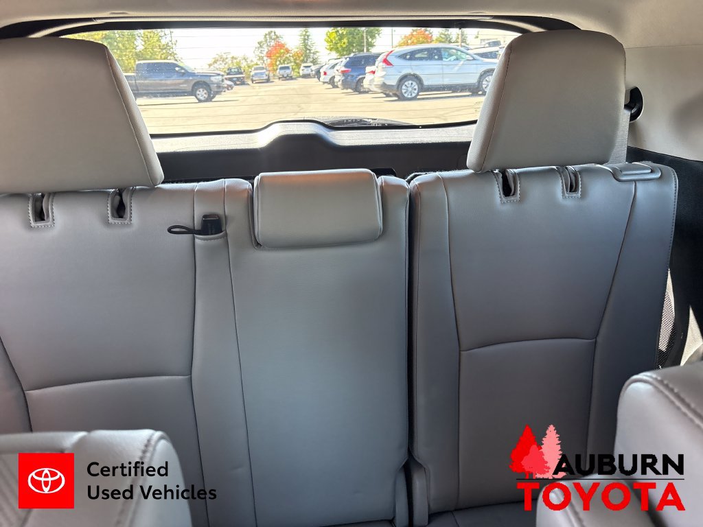 Used 2022 Toyota Highlander Platinum AWD/4WD image 23