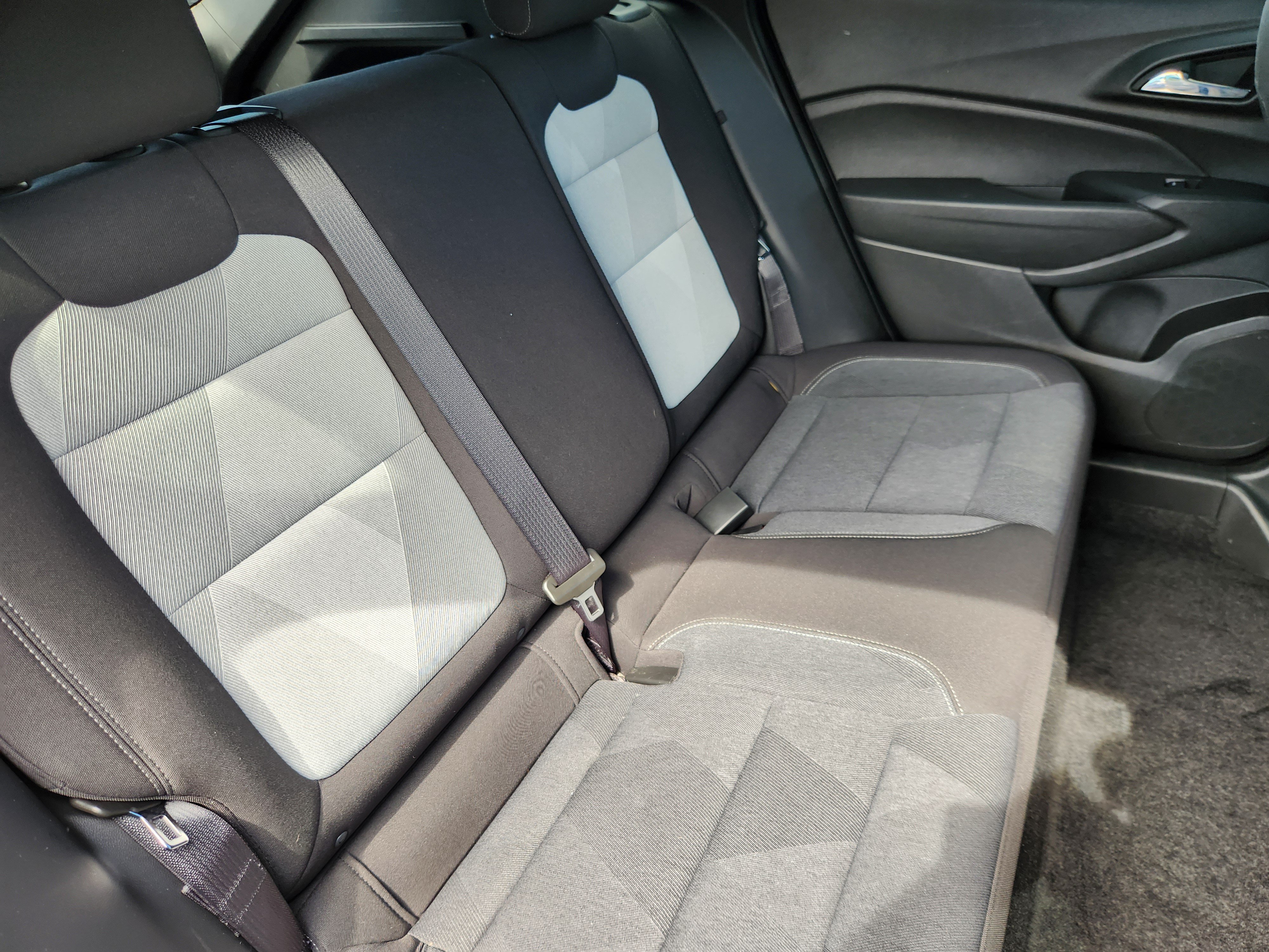 Used 2024 Chevrolet Trax RS w/ Sunroof Package FWD image 16