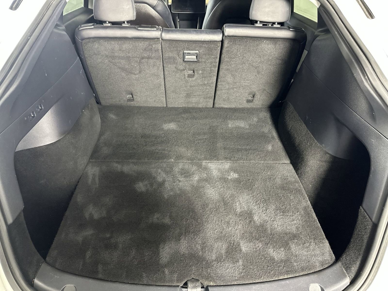 Used 2020 Tesla Model Y Long Range image 25