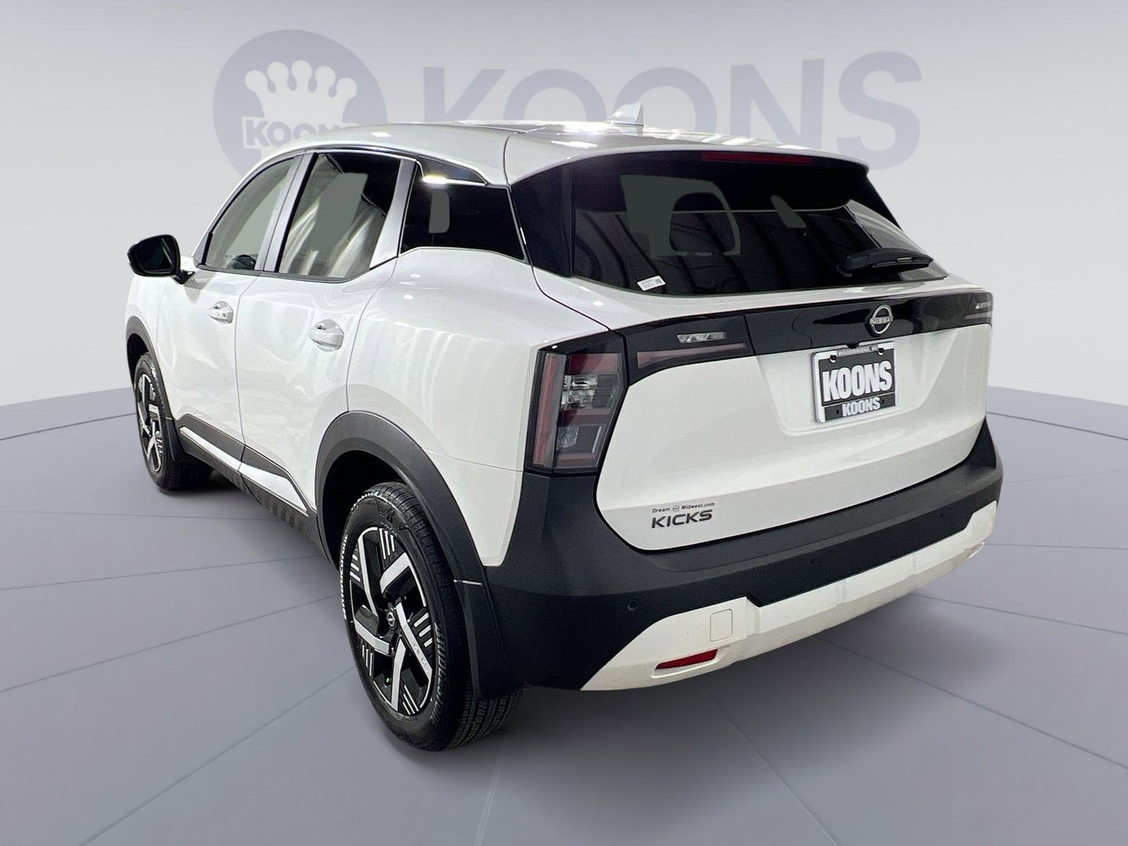 Used 2025 Nissan Kicks SV image 4