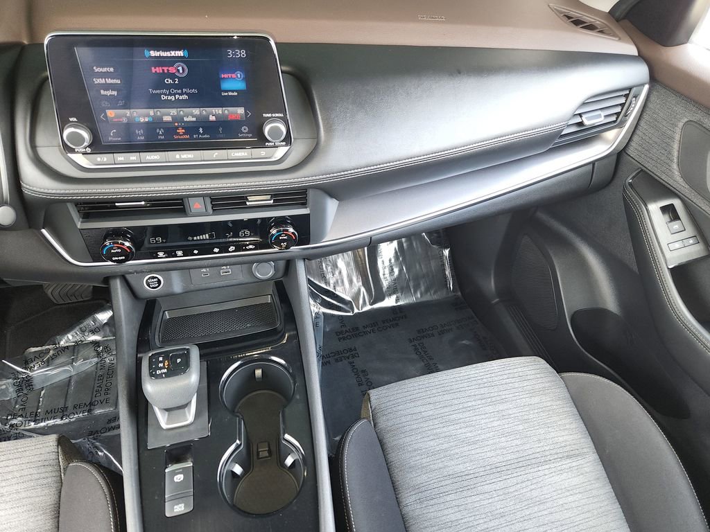 Certified 2023 Nissan Rogue SV image 16