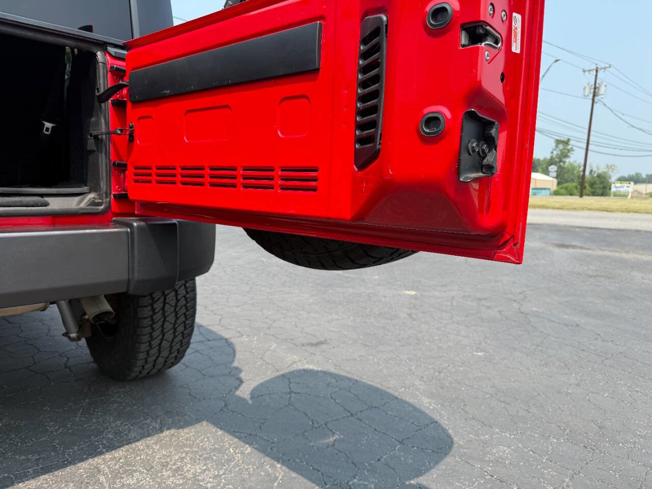 Used 2016 Jeep Wrangler Unlimited Sport image 9