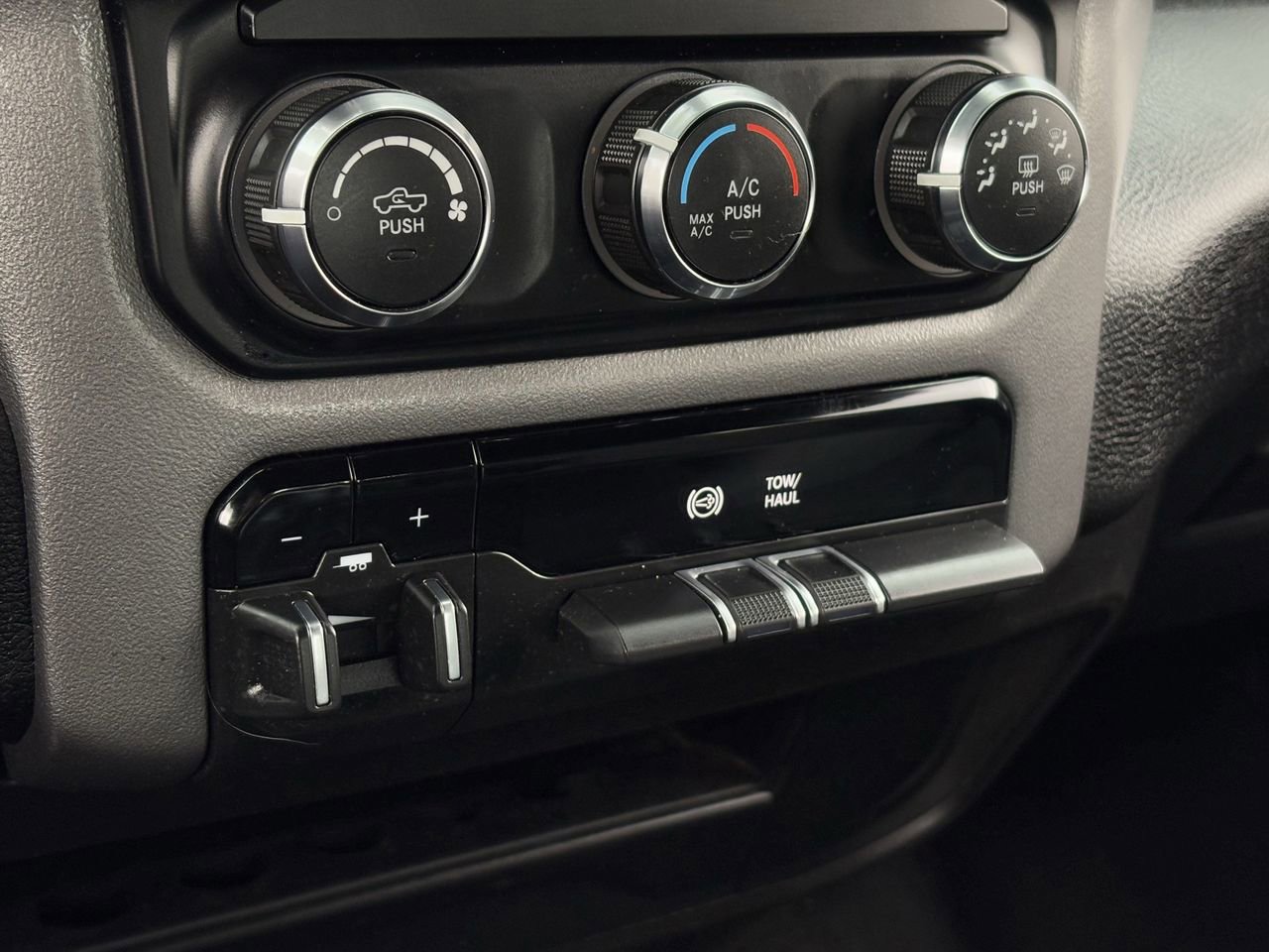 Used 2024 RAM 2500 Big Horn image 23