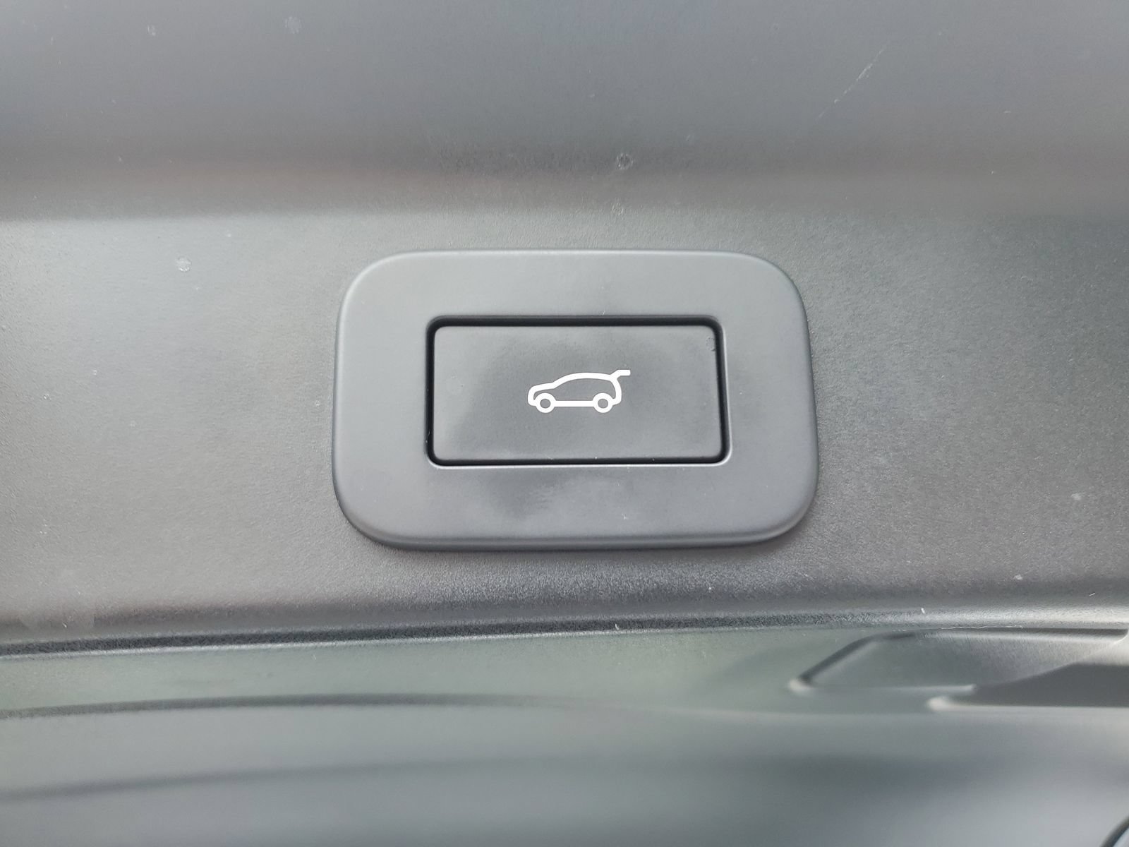 Used 2023 Jaguar F-PACE SVR AWD/4WD image 10