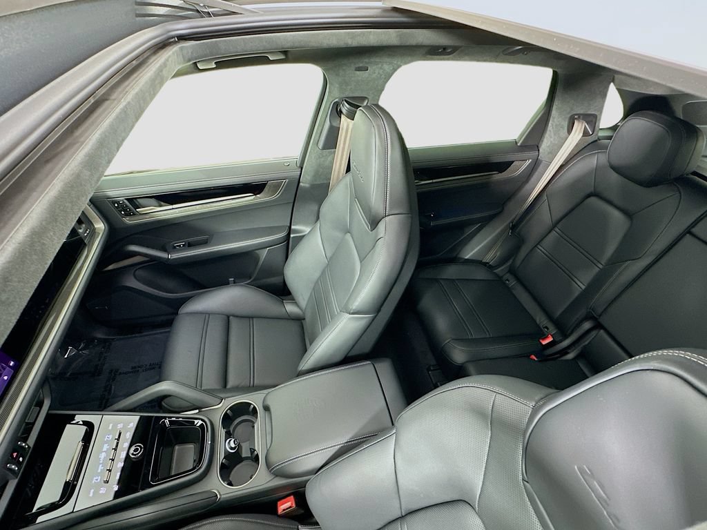New 2026 Porsche Cayenne Turbo AWD/4WD image 14