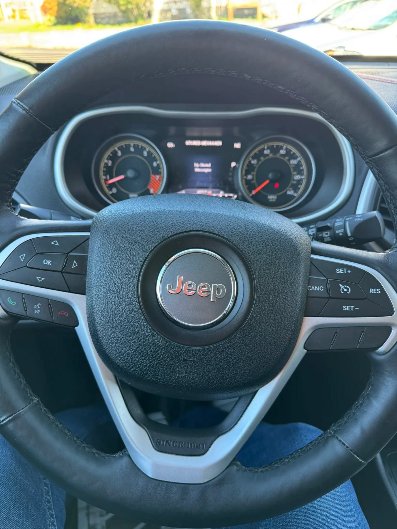 Used 2015 Jeep Cherokee Trailhawk w/ Comfort/Convenience Group AWD/4WD image 18