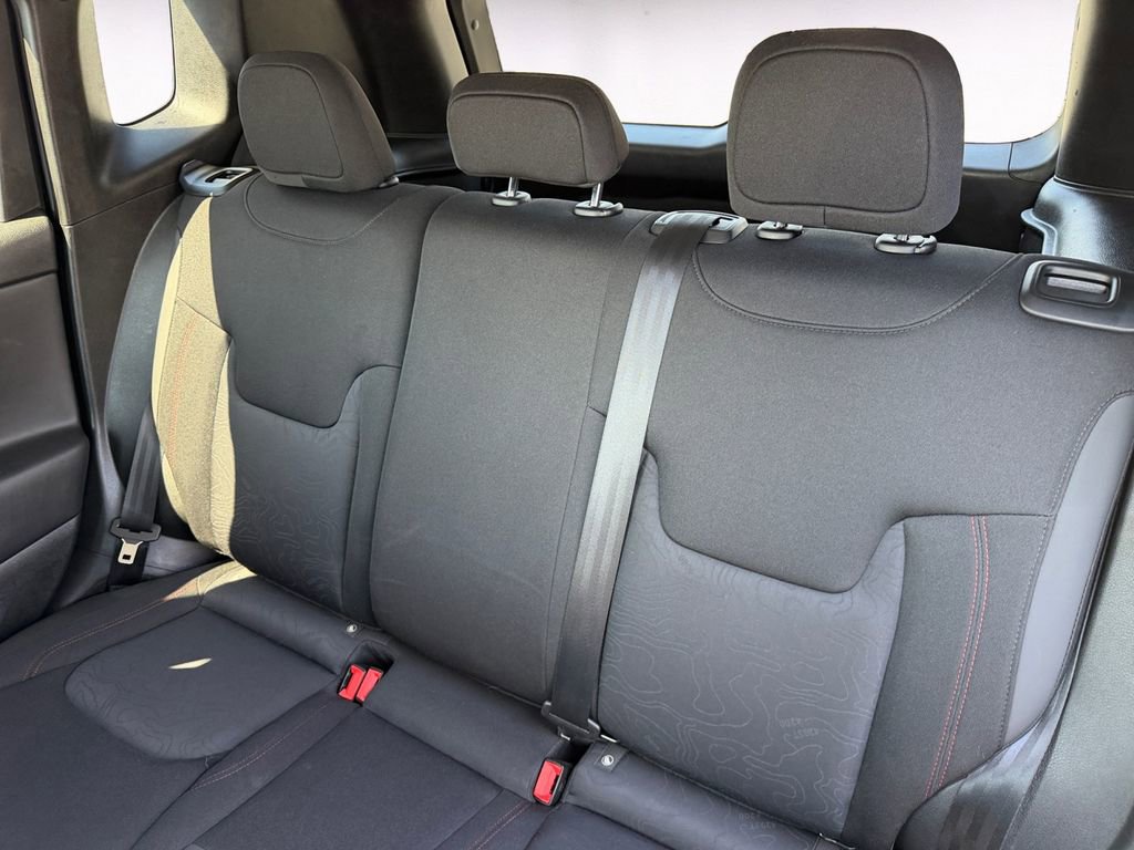 Used 2023 Jeep Renegade Trailhawk image 13