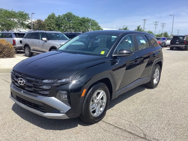 Certified 2025 Hyundai Tucson SE FWD image 1