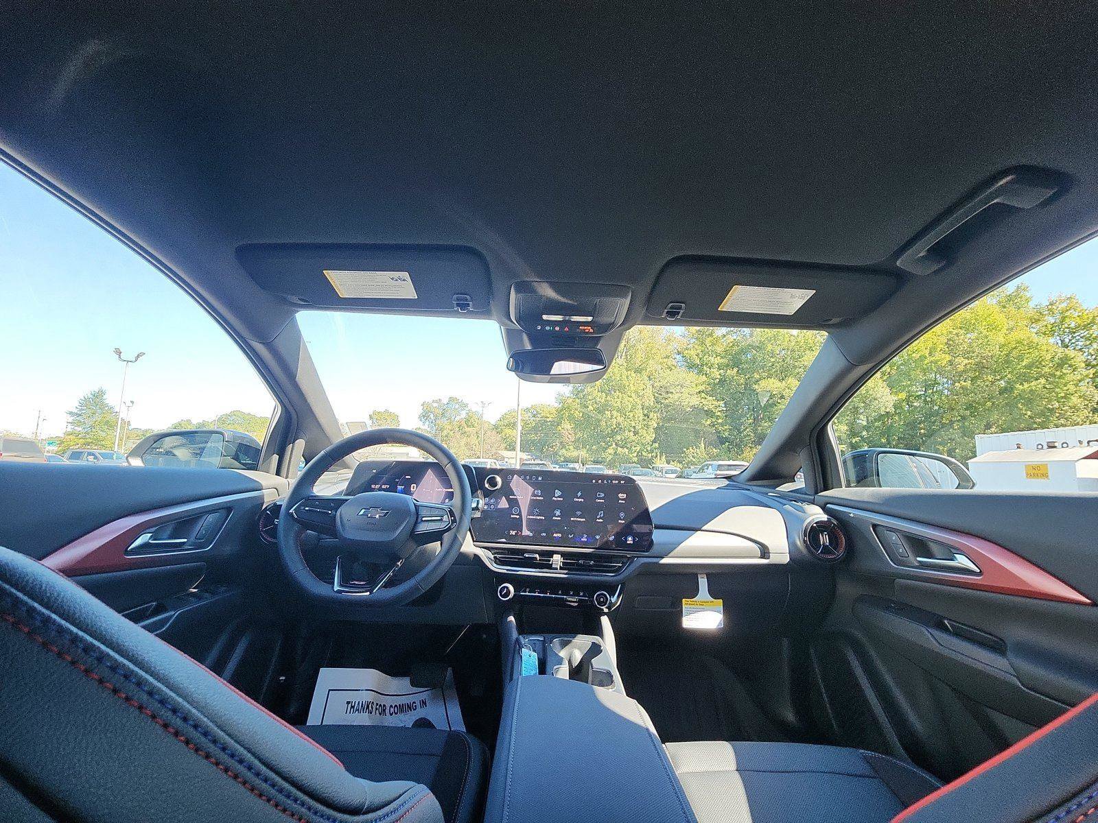 New 2025 Chevrolet Equinox EV RS AWD/4WD image 23