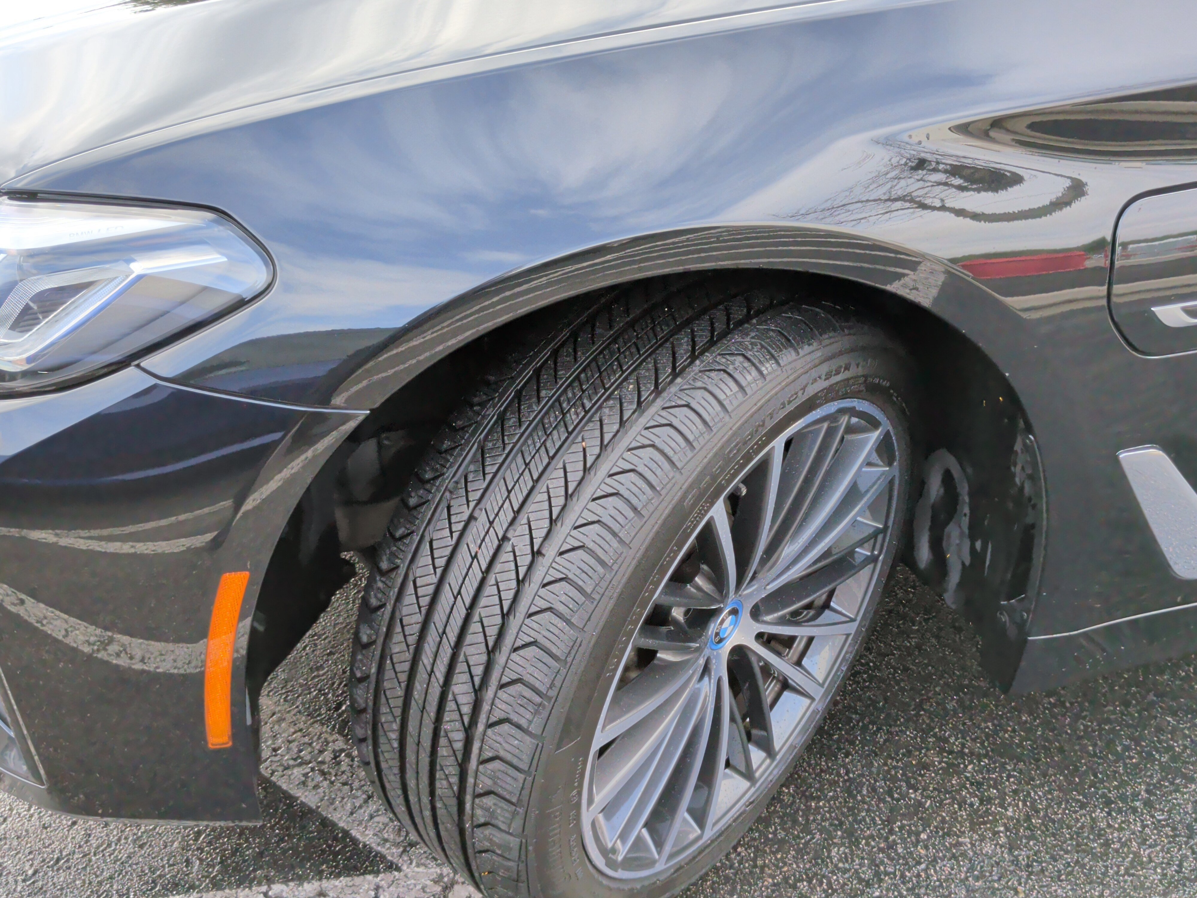 Certified 2023 BMW 530e w/ Premium Package image 13