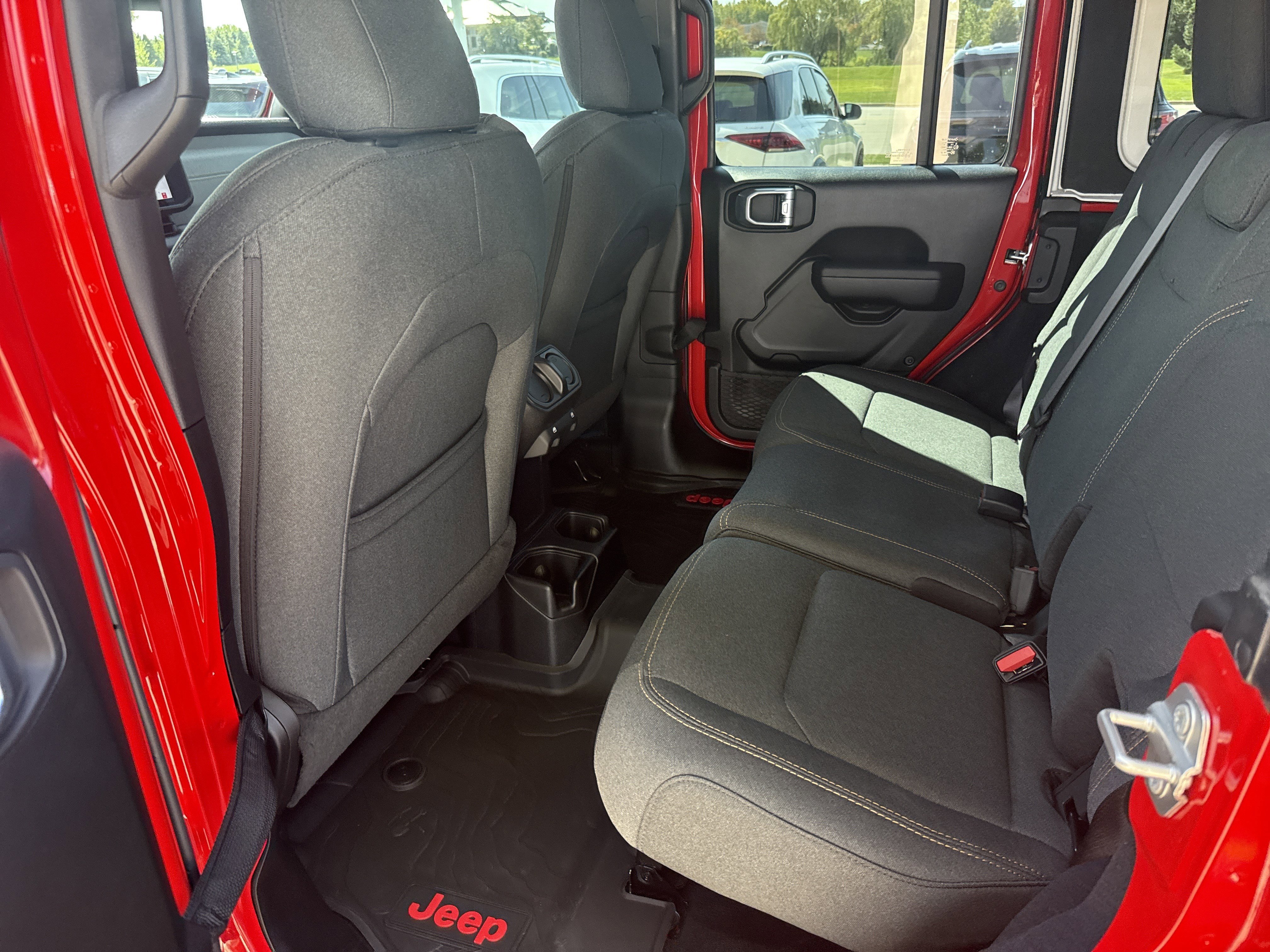 Used 2024 Jeep Wrangler Unlimited Sport AWD/4WD image 10