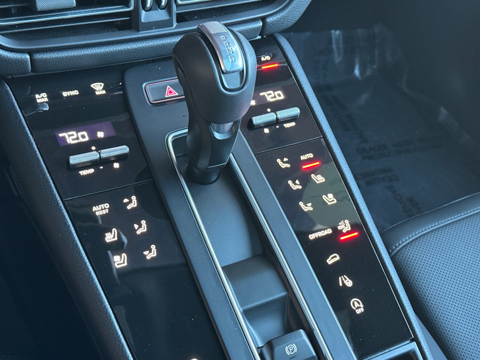 Certified 2026 Porsche Macan AWD/4WD image 23