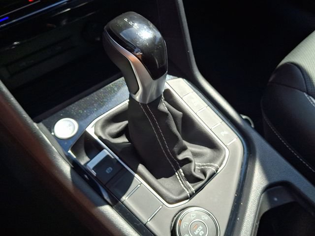 Certified 2025 Volkswagen Taos SEL AWD/4WD image 22