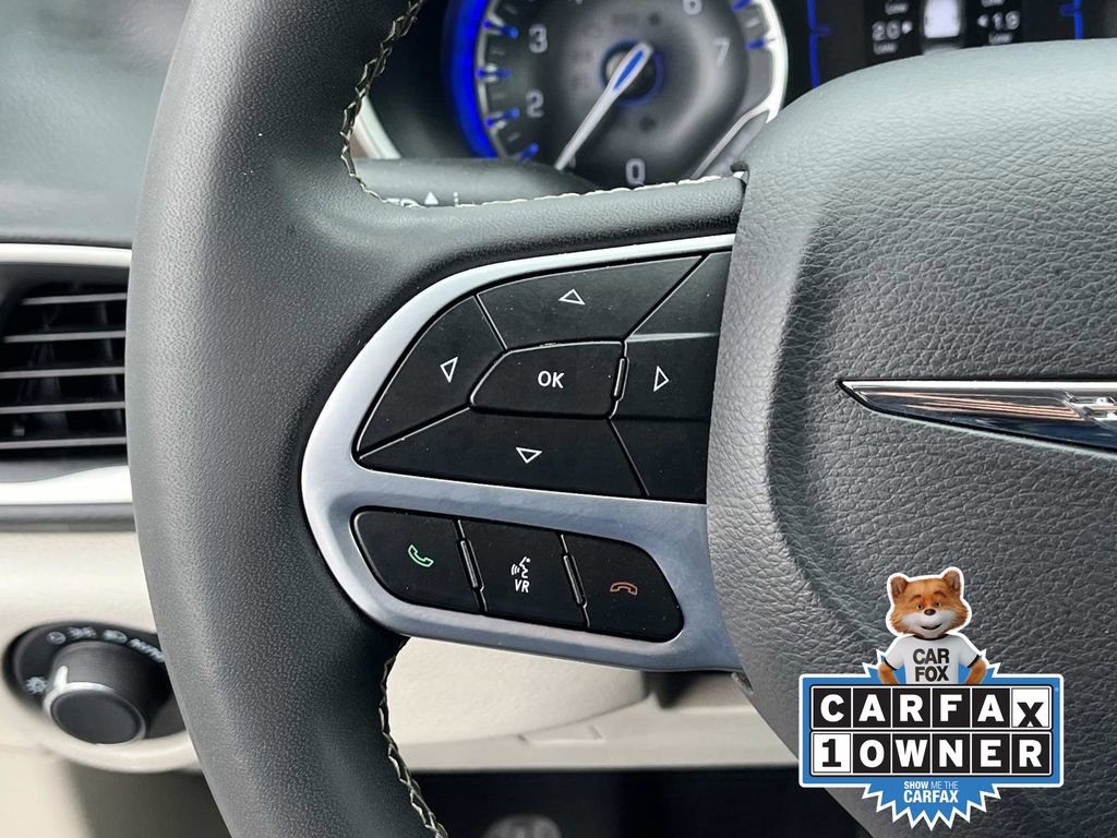 Used 2023 Chrysler Voyager LX image 27