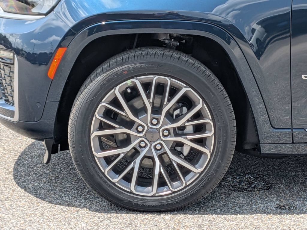 New 2026 Jeep Grand Cherokee L Summit AWD/4WD image 11