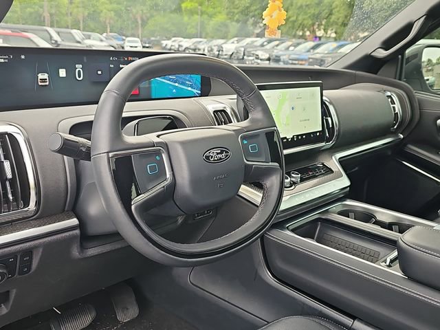 Used 2025 Ford Expedition Platinum w/ Stealth Performance Package AWD/4WD image 11