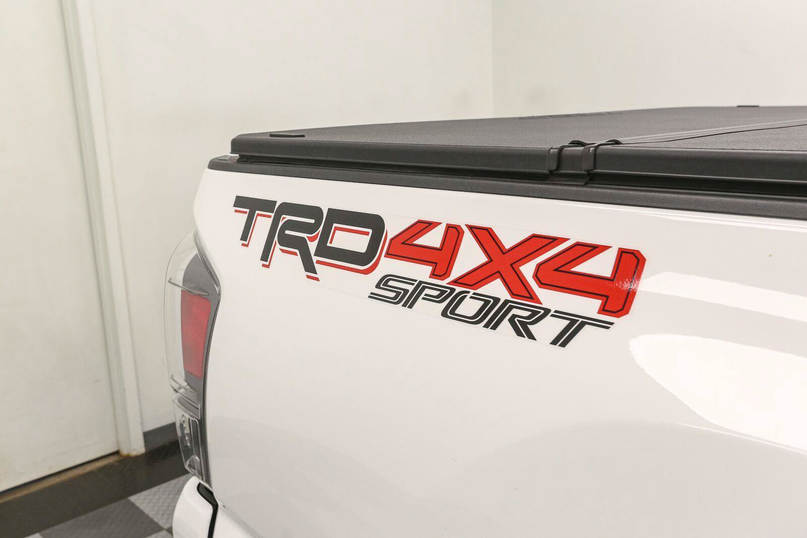 Used 2023 Toyota Tacoma TRD Sport AWD/4WD image 8
