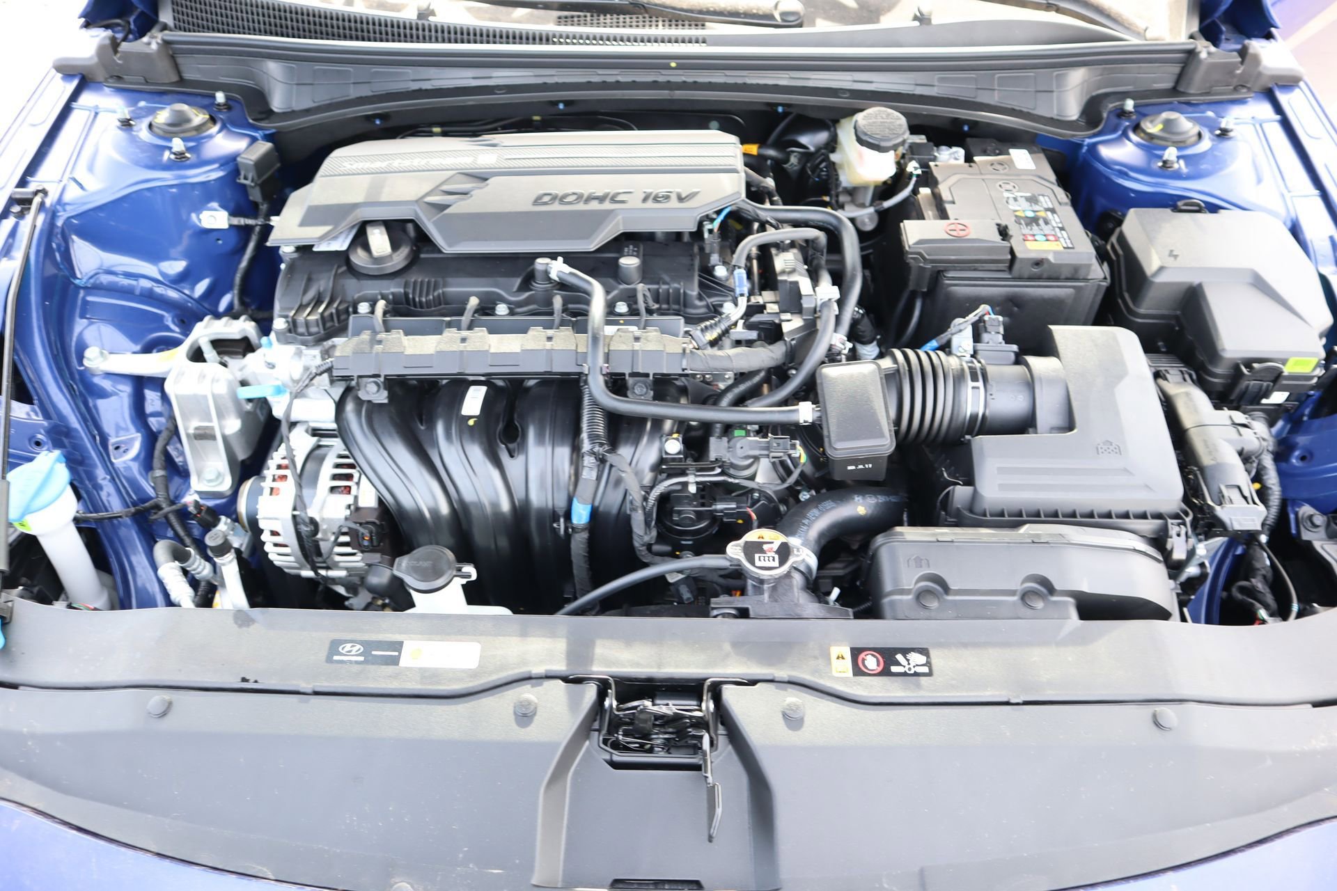 New 2025 Hyundai Elantra Limited image 6