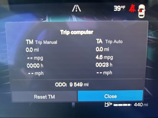 Certified 2025 Volvo XC40 B5 Plus image 21