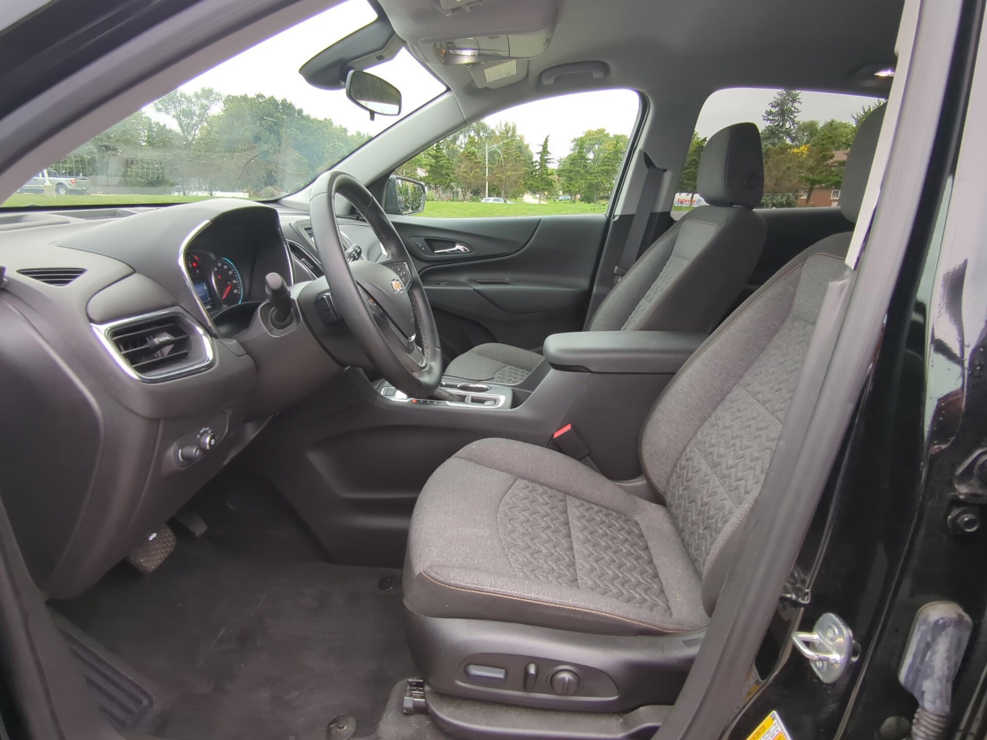 Used 2024 Chevrolet Equinox LT w/ LPO, Floor Liner Package AWD/4WD image 16