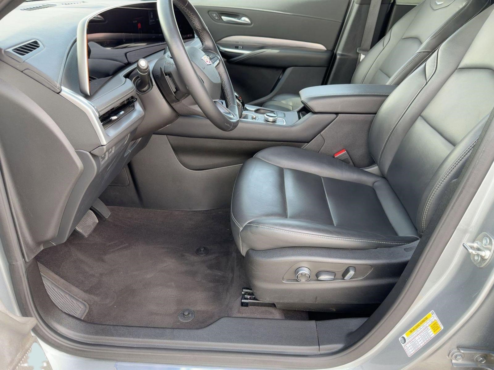 Certified 2025 Cadillac XT4 Premium Luxury image 4