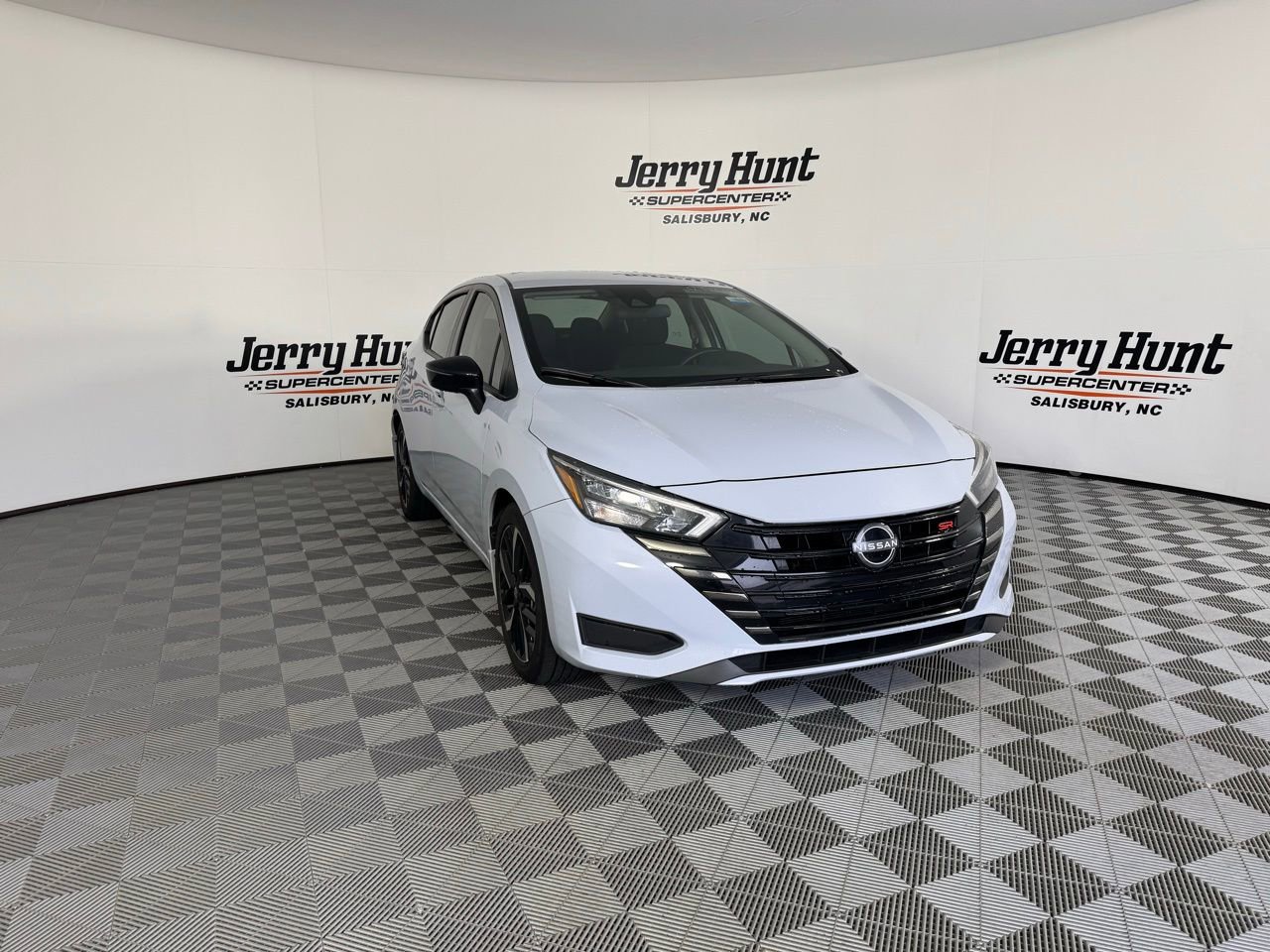 Used 2025 Nissan Versa SR w/ Trunk Package image 7