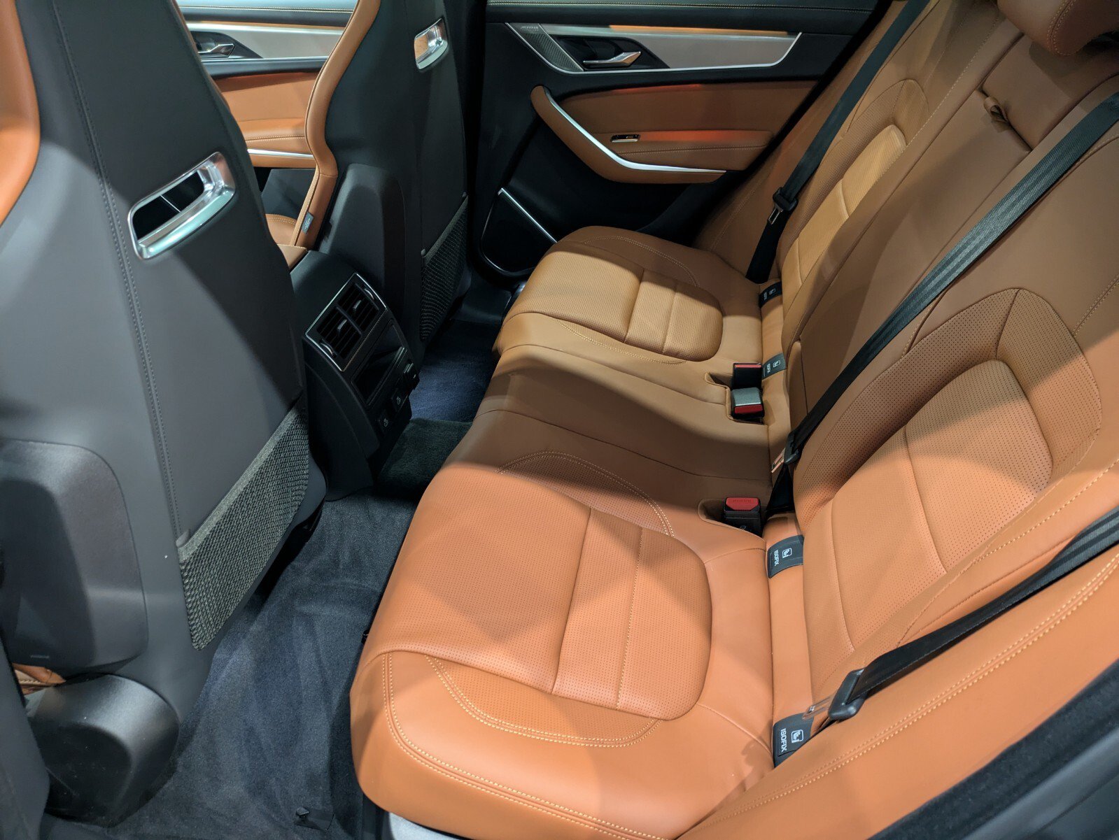 New 2026 Jaguar F-PACE R-Dynamic S AWD/4WD image 11