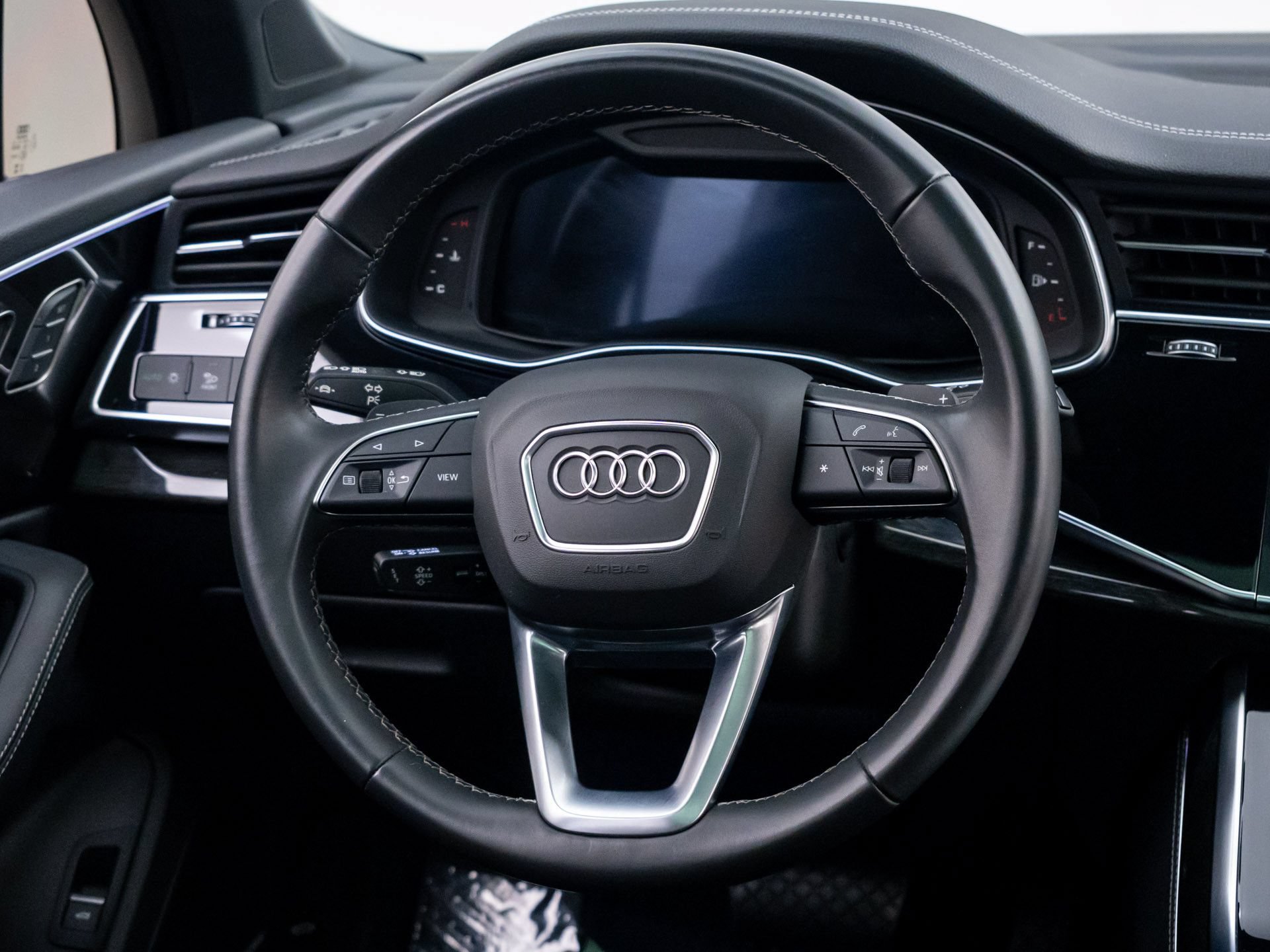 Used 2025 Audi Q7 2.0T Premium Plus w/ Premium Plus Package AWD/4WD image 10