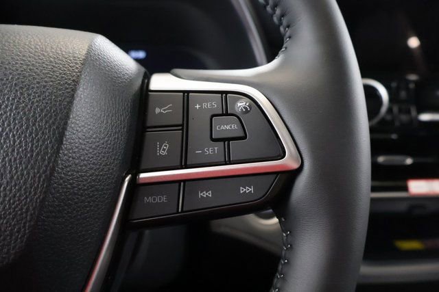 New 2026 Toyota Highlander Platinum AWD/4WD image 17