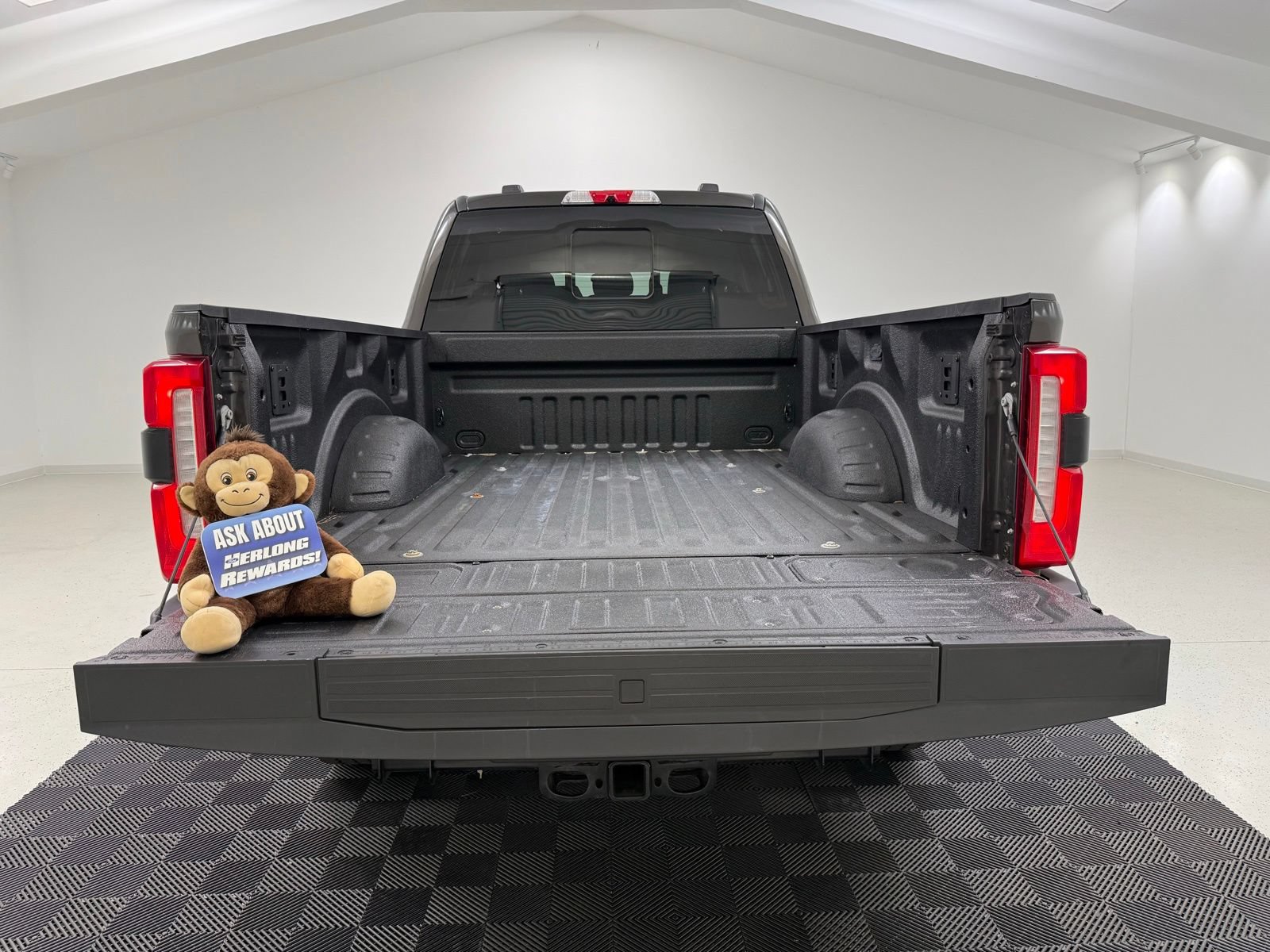 Used 2024 Ford F250 XL w/ STX Appearance Package AWD/4WD image 8