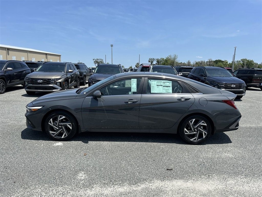 New 2025 Hyundai Elantra Limited image 13