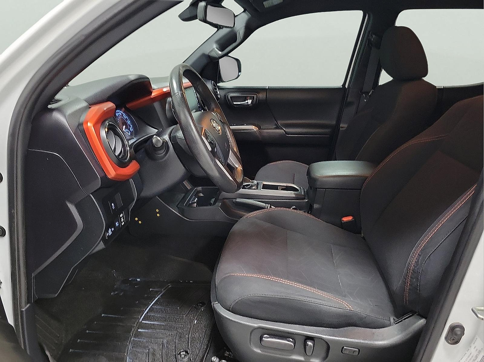 Certified 2020 Toyota Tacoma TRD Sport AWD/4WD image 12