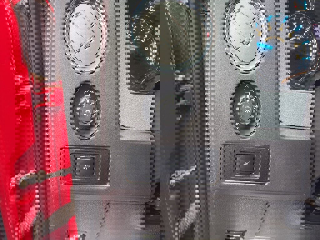 Used 2012 Ford F150 XLT w/ XLT Chrome Pkg image 12