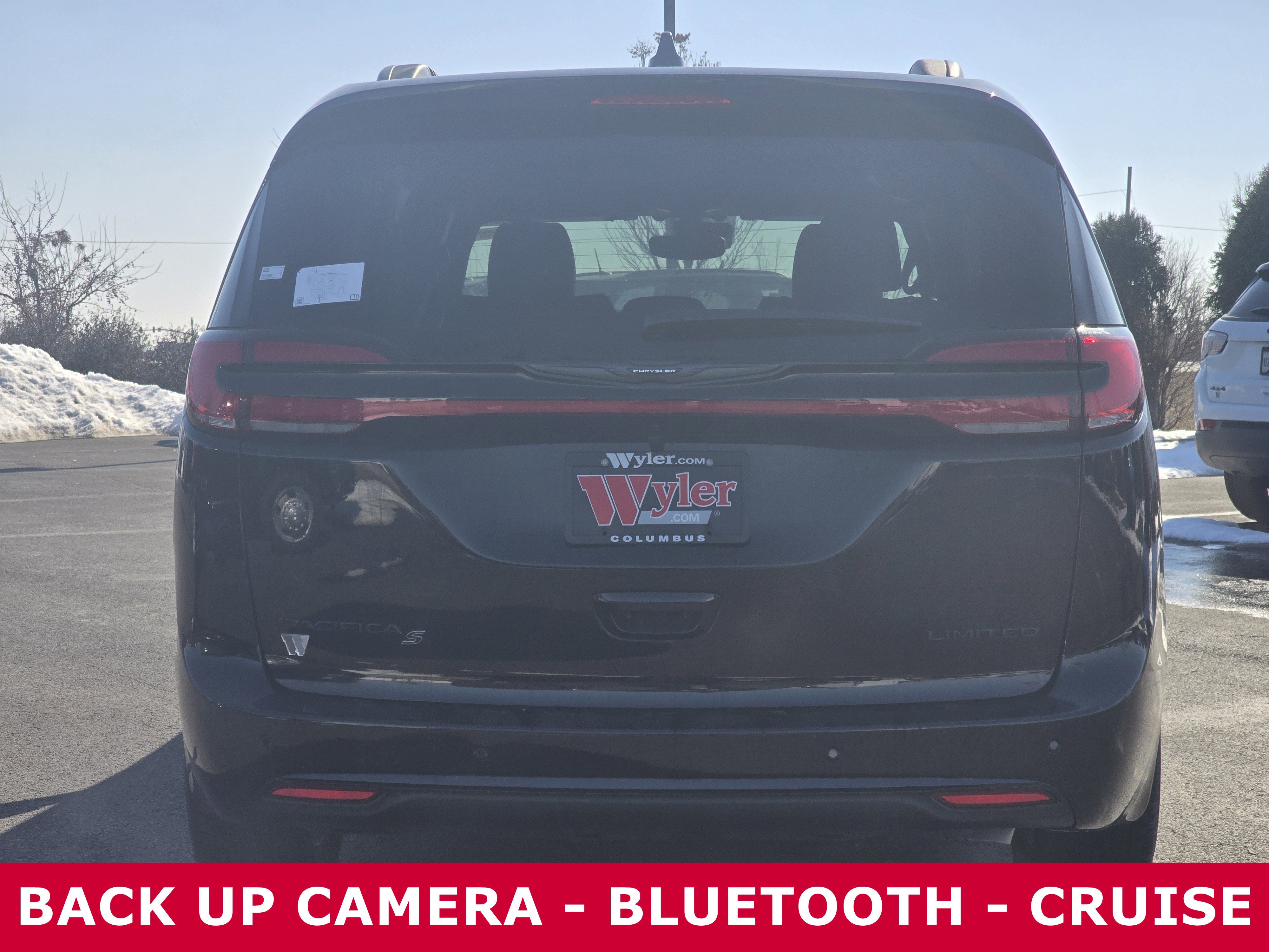 New 2026 Chrysler Pacifica Limited w/ S Appearance Package image 3