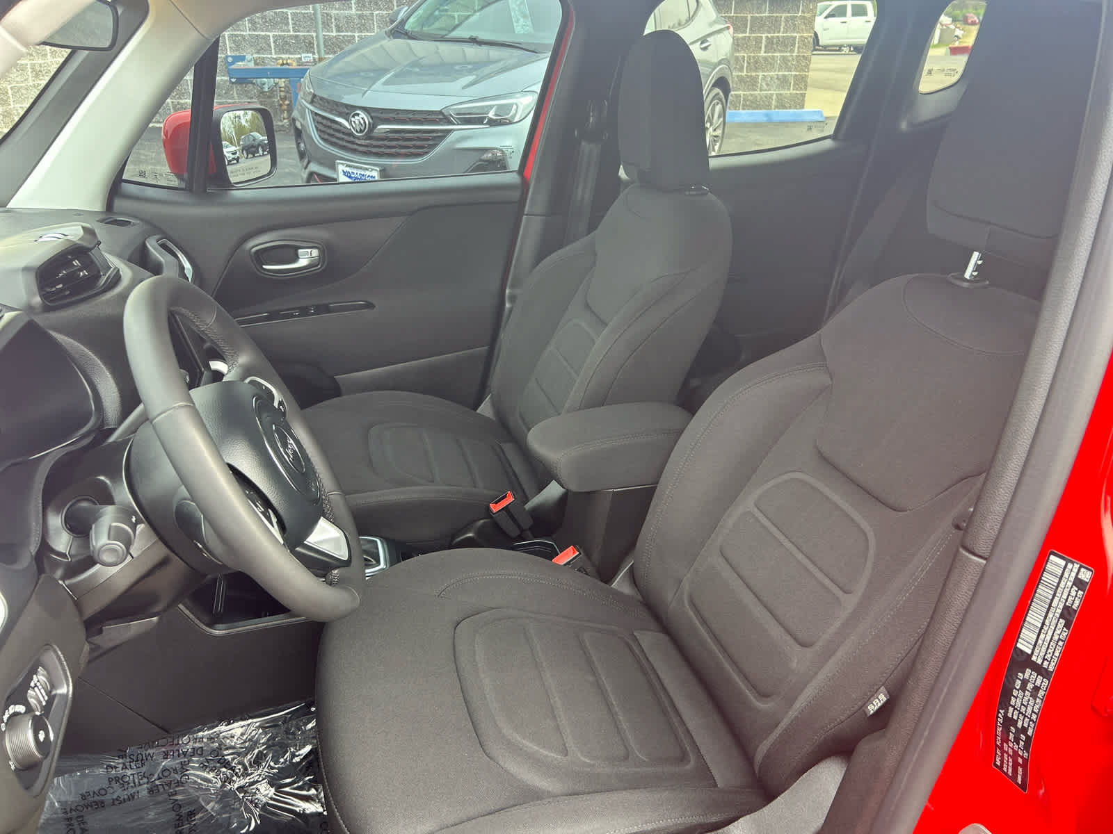 Used 2021 Jeep Renegade Latitude w/ Luxury Group I FWD image 12