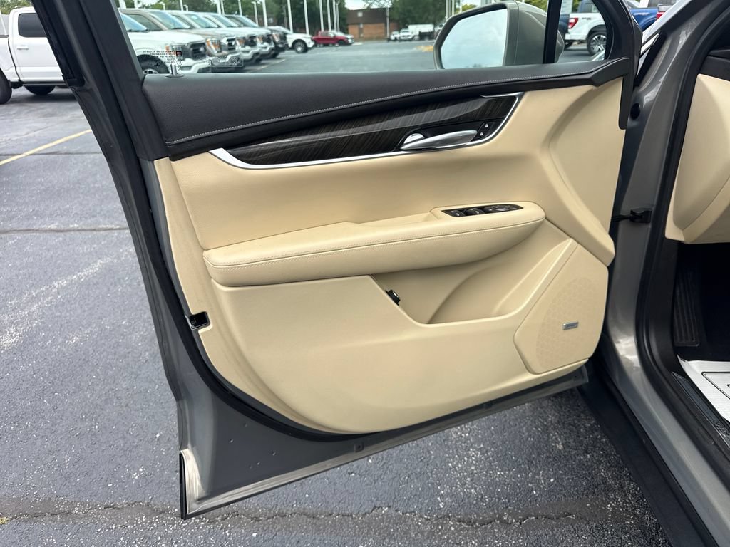 Used 2018 Cadillac XT5 AWD image 27