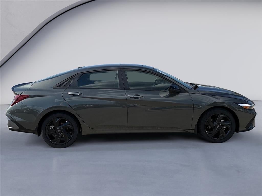 New 2026 Hyundai Elantra SEL Sport FWD image 6