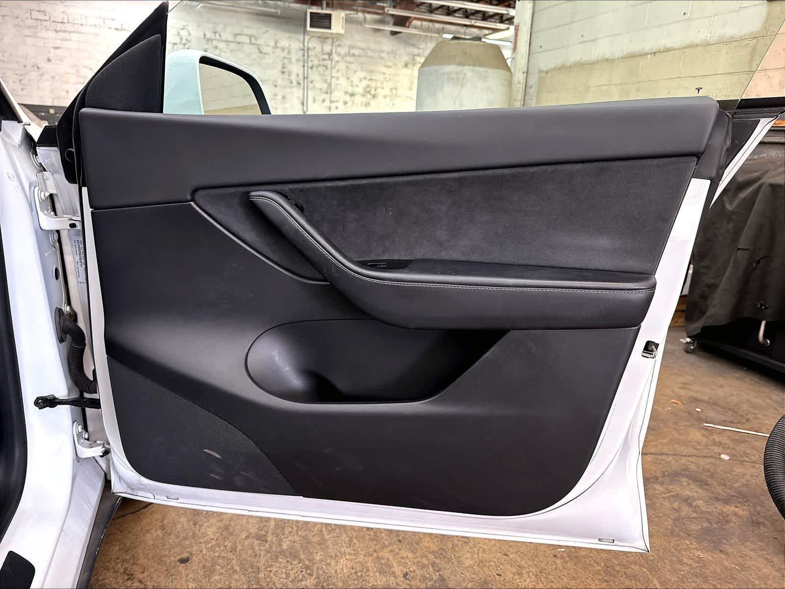 Used 2020 Tesla Model Y Long Range AWD/4WD image 27