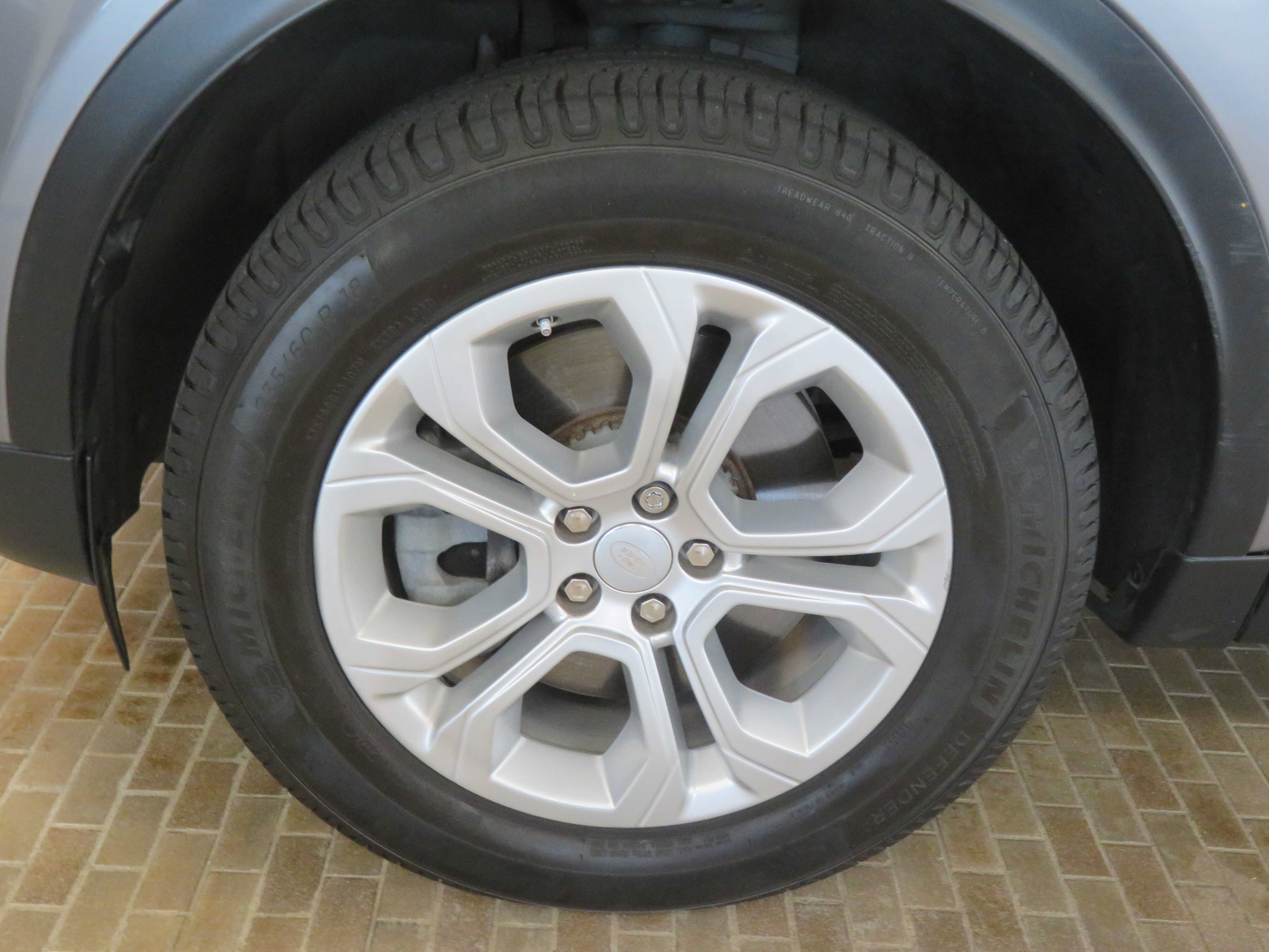 Used 2020 Land Rover Discovery Sport AWD/4WD image 7