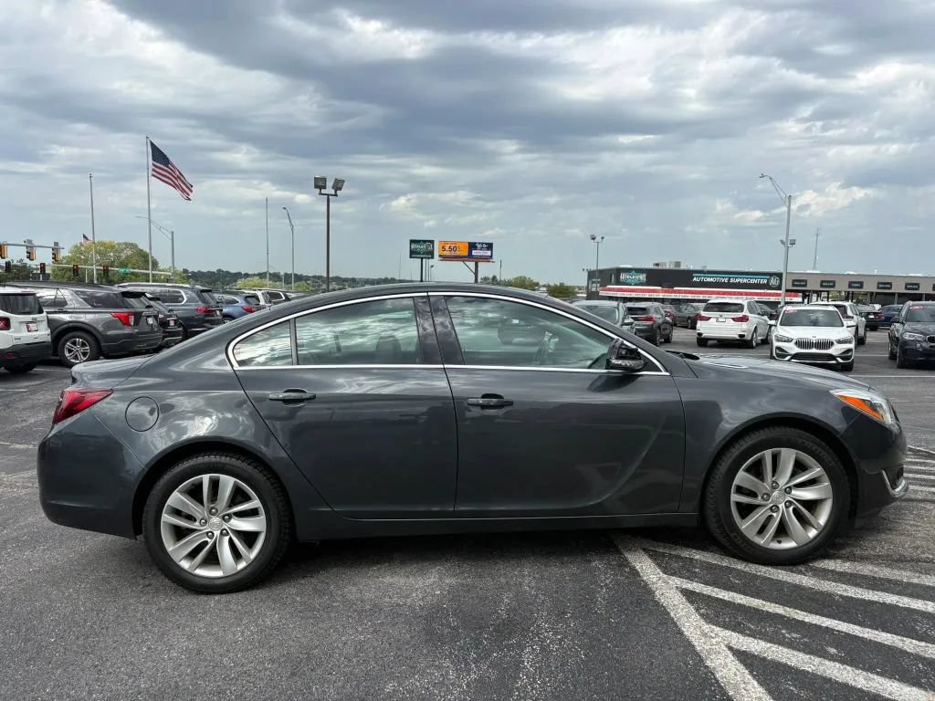 Used 2017 Buick Regal Premium w/ Driver Confidence Package #1 AWD/4WD image 6