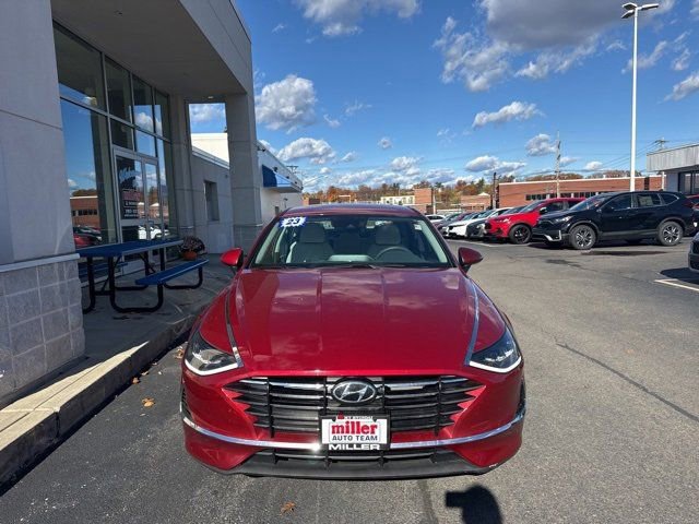 Used 2023 Hyundai Sonata SE w/ Cargo Package image 2