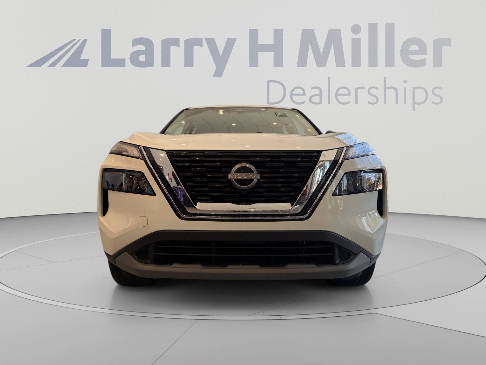 Used 2023 Nissan Rogue S FWD image 5